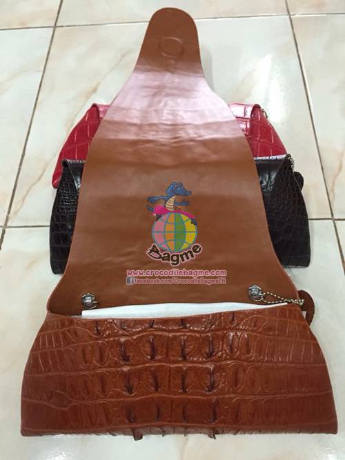 พร้อมส่ง กระเป๋าถือ หางม้วนBC201 หลัง