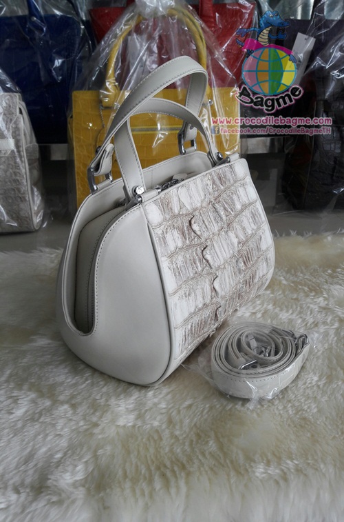 พร้อมส่ง กระเป๋าถือ สะพายหญิงBN533 กลางหาง