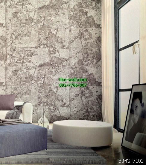ตัวอย่างการติดวอลเปเปอร์ติดผนัง มุมห้องนั่งเล่น ลายดอกไม้ สไตล์เรทโทร