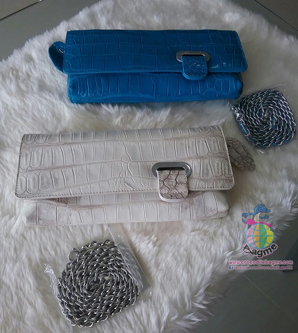 พร้อมส่ง กระเป๋าถือครัช BT242 หนังท้อง