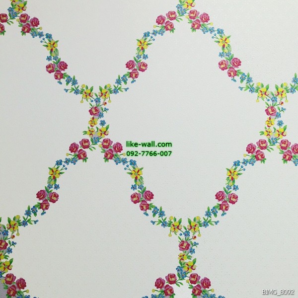 วอลเปเปอร์ติดผนัง ลายดอกไม้เล็กหลากสี สีชมพู พื้นหลังสีขาว