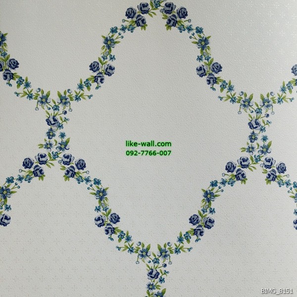 วอลเปเปอร์ติดผนังภายในห้อง ลายดอกไม้เล็ก สีฟ้า พื้นหลังสีขาว
