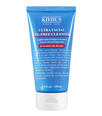 Kiehl's Ultra Facial Oil-Free Cleanser 150 ml. โฟมล้างหน้ามีฟอง ทำความสะอาดผิวหน้า ช่วยขจัดสิ่งสกปรกออกอย่างหมดจดและลดความมันส่วนเกินบนใบหน้าโดยไม่ทำให้ผิวแห้ง พร้อมทำให้ผิวดูเรียบสมดุลกว่าเดิม   ด้วยส่วนผสมของ Imperata Cylindrica Root แล