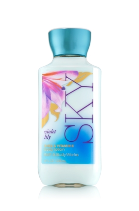 **พร้อมส่ง**Bath & Body Works Sky Violet Lily Shea & Vitamin E Body Lotion 236 ml. โลชั่นบำรุงผิวสุดพิเศษ กลิ่นดอกลิลลี่หอมอ่อนบาง ให้ความสดชื่นสะอาดๆ กลิ่นหอมมากต้องลองคะ