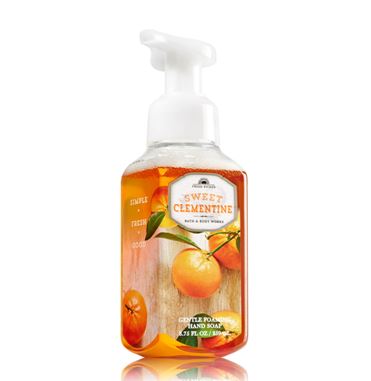 **พร้อมส่ง**Bath & Body Works Sweet Clementine Gentle Foaming Hand Soap 259 ml. โฟมล้างมือเนื้อโฟมนุ่ม อ่อนโยนต่อผิวบำรุงผิวให้ผิวนุ่มชุ่มชื่นไม่แห้งตึงหลังการใช้ กลิ่นหอมคล้ายกลิ่นแอพริคอทผสมกับกลิ่นส้มหอมหวานคะ