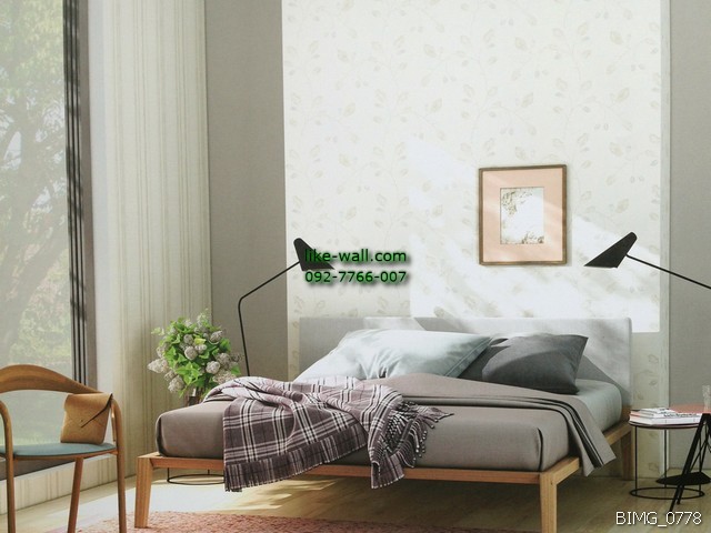 ตัวอย่างในการติดวอลเปเปอร์ติดผนังมุมห้องด้วย ลายใบไม้ สไตล์โมเดิร์น สีเทา พื้นหลังสีขาว