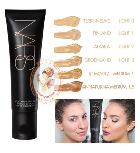 Nars Velvet Matte Skin Tint SPF30/PA+++ 50ml. รองพื้นสูตรใหม่ที่ให้ลุคผิวธรรมชาติแบบกึ่งแมทท์ สูตรปราศจากน้ำมัน เนื้อบางเบา เกลี่ยง่ายเรียบลื่นดุจกำมะหยี่ ให้ผลลัพธ์ผิวสวยทันสมัยแบบแมตต์ พร้อมปกป้องผิว เพื่อเผยความงดงามตามธรรมชาติให้มากที่สุด 