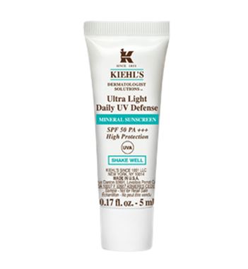 Kiehl's Ultra Light Daily UV Defense Mineral Sunscreen SPF 50 PA+++ High Protection UVA ขนาดทดลอง 5 ml. ครีมกันแดดสูตรใหม่สำหรับผิวบอบบางและเป็นสิวง่าย ช่วยสะท้อนและกระจายรังสี UV โดยไม่ทิ้งคราบขาว ไม่อุดตันรูขุมขน