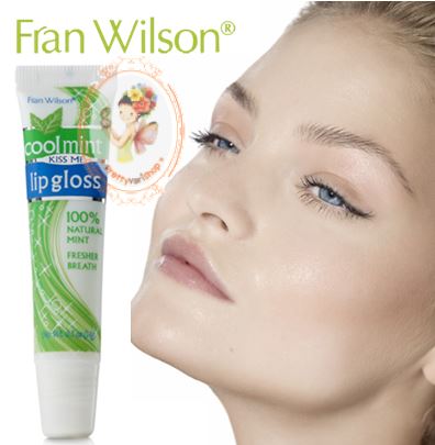 Fran Wilson Cool Mint Kiss Me Lip Gloss ลิปกรอสทรีทเมนท์บำรุง ส่วนผสมจากมิ้นท์เย็นสดชื่น ให้ริมฝีปากที่แห้ง แตก กลับมานุ่มชุ่มฉ่ำเย็น จากวิตามินอีจากธรรมชาติ 100% และยังให้ลมหายใจหอมสดชื่นขึ้นด้วยคะ