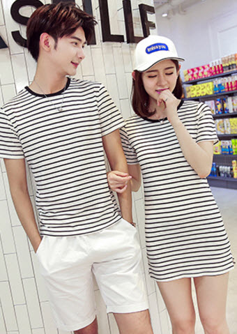 พรีออเดอร์ เสื้อคู่รัก ผ้ายืด ลายทาง ใส่สบาย ชุดหญิงเป็นเดรสคอกลม สี แดง ดำ