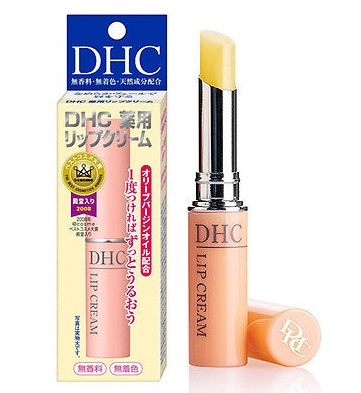 DHC Lip Cream 1.5g. ลิปบำรุงริมฝีปาก ยอดขายอันดับ 1ในญี่ปุ่น ช่วยให้ริมฝีปากเนียนนุ่มน่าสัมผัส และยังช่วยรักษาความชุ่มชื้น ดูแลให้ริมฝีปากอ่อนนุ่ม ชุ่มชื่น ไม่แห้ง แตก เป็นขุย ให้ริมฝีปากเป็นสีชมพูสวยใสเป็นธรรมชาติ ชนะเลิศรางวัลThe Best cosmetic