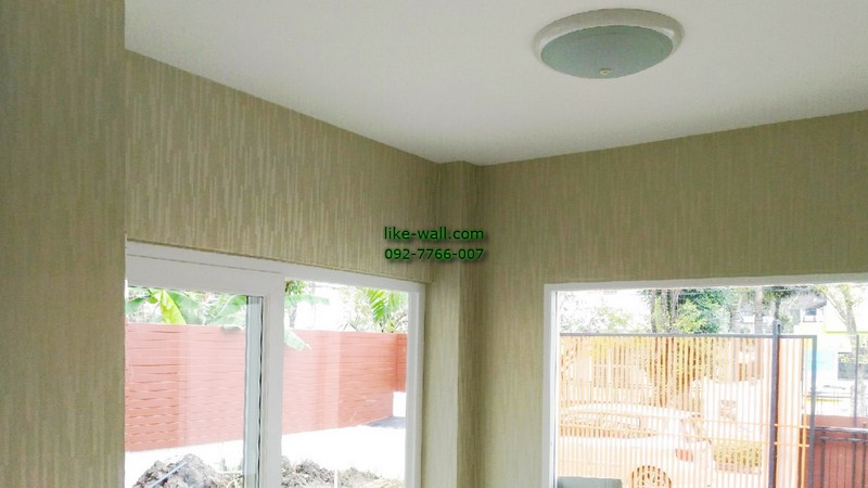 ผลงานตัวอย่าง การติดวอลเปเปอร์ติดผนัง ลายเรียบ ย่านร่มเกล้า