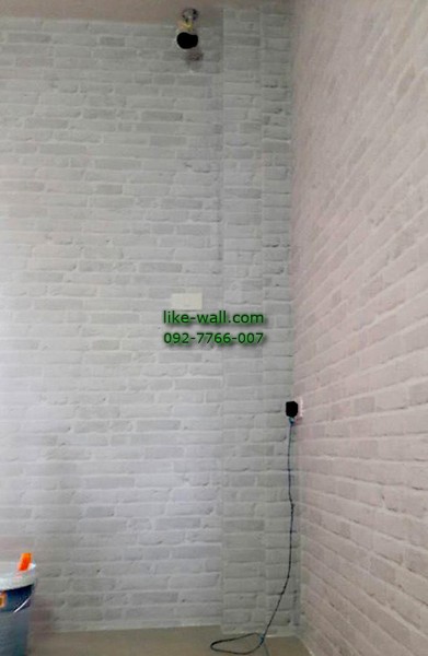 ผลงานตัวอย่าง การติดวอลเปเปอร์ติดผนัง ลายก้อนอิฐ บ้านเดี่ยว ย่านสมุทรปราการ