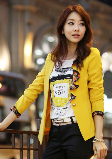 พรีออเดอร์ เสื้อสูท แขนยาว แต่งระบายลายดอกไม้ มีสี เหลือง ดำ ชมพู ฟ้า