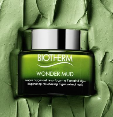 BIOTHERM Wonder Mud 75 ml. มาส์กกระชับรูขุมขน ให้ผิวดูเปล่งปลั่งดุจได้รับการดีท็อกซ์ ดูขาวกระจ่างใสและเรียบเนียน ละเอียด น่าสัมผัส มีส่วนผสมที่ช่วยต้านอนุมูลอิสระ ช่วยให้ผิวดูเปล่งปลั่ง ลดความหมองคล้ำ และส่วนผสมของโคลน Ghassoul ที่ช่วยดูดซับน้