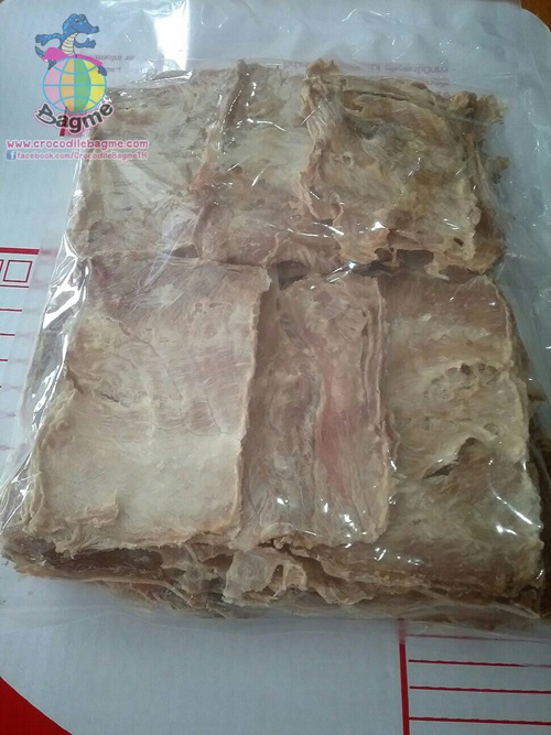 พร้อมส่ง  เนื้อจระเข้อบแห้ง