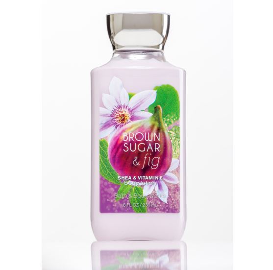 **พร้อมส่ง**Bath & Body Works Brown Sugar & Fig Shea & Vitamin E Body Lotion 236 ml. โลชั่นบำรุงผิวสุดพิเศษ กลิ่นหอมนุ่มนวลของกลิ่นผล Fig และกลิ่นหอมหวานของน้ำตาลแดง กลิ่นให้ความรู้สึกหอมนุ่มผ่อนคลายค่ะ