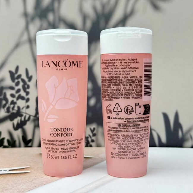 Lancome Tonique Confort Comforting Re Hydrating Toner ขนาดทดลอง 50ml. โทนเนอร์ปรับสภาพผิว กระชับรูขุมขน ปลอบประโลมผิว มอบความชุ่มชื้น กลิ่นหอมอ่อนโยน เตรียมผิวพร้อมรับครีมบำรุงในขั้นตอนต่อไป