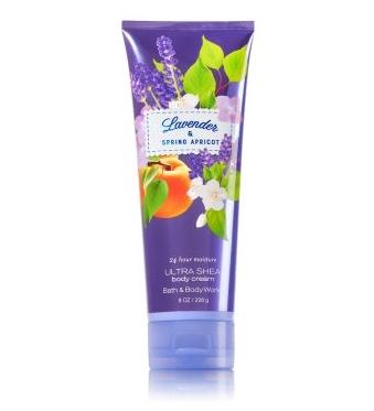 **พร้อมส่ง**Bath & Body Works Lavender & Spring Apricot 24 Hour Moisture Ultra Shea Body Cream 226g. ครีมบำรุงผิวสุดเข้มข้น เติมความชุ่มชื่นให้กับผิวกลิ่นหอมโทนฟรอรัลดอกไม้ผสมกลิ่นเปลือกไม้หอม และกลิ่นมัคส์ หอมนุ่มอบอวลของกลิ่นลาเวนเดอร์ผ่อนคลาย เ