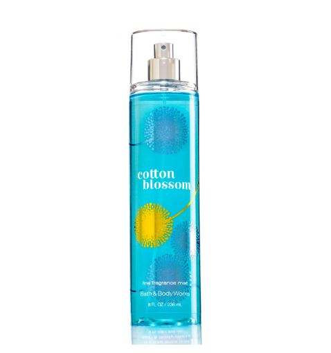 Bath & Body Works Cotton Blossom Fine Fragrance Mist 236 ml. สเปร์ยน้ำหอมที่ให้กลิ่นติดกายตลอดวัน กลิ่นหอมสะอาดๆ เหมือนแป้งเด็ก คล้ายกลิ่น Sea Island Cotton แต่กลิ่นจะชัดและเย็นกว่าคะ