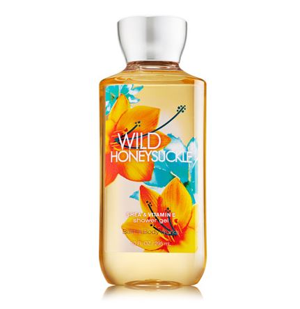 **พร้อมส่ง**Bath & Body Works Wild Honeysuckle Shea & Vitamin E Shower Gel 295ml. เจลอาบน้ำกลิ่นหอมติดกายนานตลอดวัน กลิ่นหอมโทนผลไม้ มะนาว พีช และเมล่อน ผสมกลิ่นดอกฟรีเซีย มะลิ และกุหลาบ รวมกลิ่นหอมยอดฮิตไว้ในกลิ่นเดียว หอมคะ