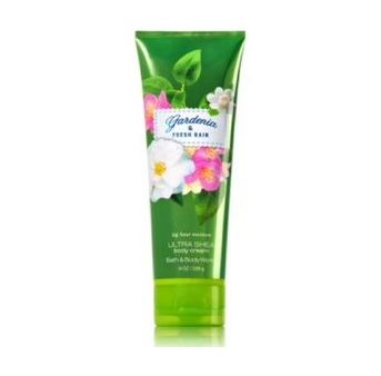 Bath & Body Works Gardenia & Fresh Rain 24 Hour Moisture Ultra Shea Body Cream 226g. ครีมบำรุงผิวสุดเข้มข้น เติมความชุ่มชื่นให้กับผิวที่ต้องการการบำรุงเป็นพิเศษอีกทั้งมีกลิ่นหอมติดทนนานตลอดวัน