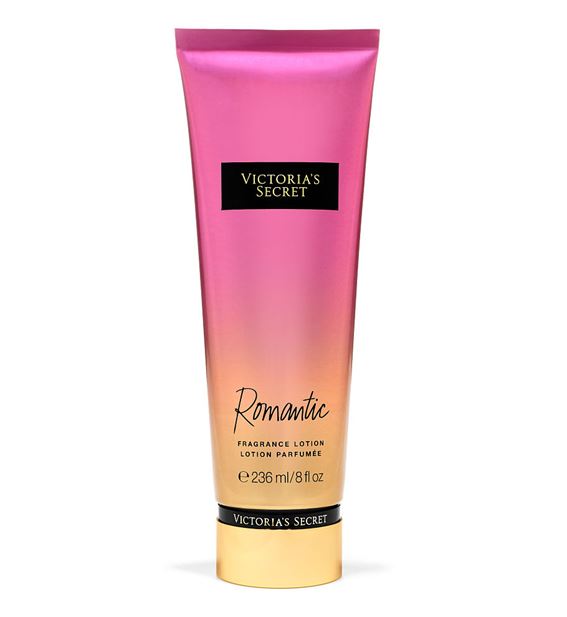Victoria's Secret Fantasies Romantic Fragrance Lotion 236ml. โลชั่นน้ำหอม ที่ช่วยกักเก็บความชุ่มชื่นยาวนาน 24 ชม. และให้กลิ่นหอมติดทนนาน กลิ่นนี้ให้กลิ่นหอมหวาน สไตล์น้ำหอมผู้หญิง