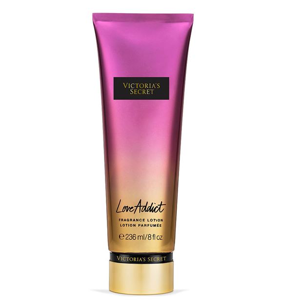 Victoria's Secret Fantasies Love Addict Fragrance Lotion 236ml. โลชั่นน้ำหอม ที่ช่วยกักเก็บความชุ่มชื่นยาวนาน 24 ชม. และให้กลิ่นหอมติดทนนาน กลิ่นนี้ให้กลิ่นหอมน่ารักของกลิ่นผลไม้ผสมดอกกล้วยไม้ป่า หอมมากคะ