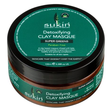 Sukin Super Greens Detoxifying Clay Masque 100 ml. มาส์กโคลนขาวดีท็อกซ์ผิวหน้า ช่วยลดการเกิดสิว ผด ผื่นแพ้ ด้วยส่วนผสมจากธรรมชาติ 100% ล้างสารพิษสารตกค้างจากเครื่องสำอางหรือมลพิษที่เผชิญในแต่ละวัน เผยผิวใหม่ที่เนียนนุ่ม ชุ่มชื่น สะอาดสดใส