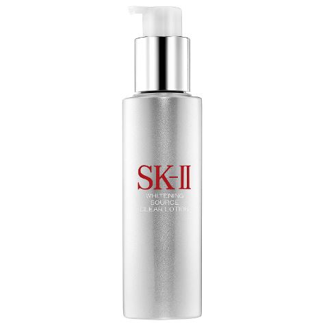 SK-II Whitening Source Clear Lotion 150 ml. โทนเนอร์โลชั่นเนื้อเจลบางเบา ผสานคุณค่าจาก เอ็มที บล็อคเกอร์ที่อุดมด้วยพิเทร่า ช่วยขจัดเซลล์ผิวที่ตายแล้วอย่างอ่อนโยน โลชั่นขจัดเซลล์ผิวประสิทธิภาพสูงที่ช่วยลดเลือนจุดด่างดำ ให้ผิวดูกระจ่า