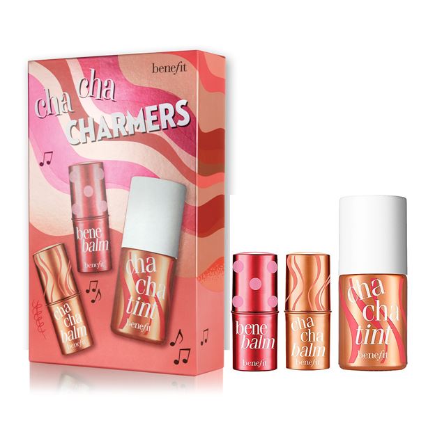 Benefit Cha Cha Charmers Lip & Cheek Color Set เซ็ตคัลเลอร์เมคอัพ ทิ้นท์เนื้อเจล-ลิควิดสีส้มสดใสติดทนนานมาพร้อมกับ 2 สาวทิ้นท์บาล์มขนาดมินิในเฉดสีเดียวกัน และอีก 1 เฉดสุดฮอต benebalm สีกุหลาบบำรุงให้ริมฝีปากเนียนนุ่มสวยจนใครๆ ก็อยากจุ๊บ!