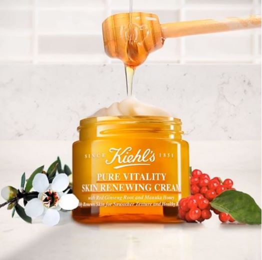 Kiehl's Pure Vitality Skin Renewing Cream 50ml. ครีมบำรุงผิวตัวใหม่ล่าสุด ที่มีส่วนผสมชั้นยอดจากธรรมชาติ โสมแดงจากเกาหลีและน้ำผึ้งมานูก้าจากประเทศนิวซีแลนด์ เพื่อผิวเนียนนุ่มชุ่มชื่นสุขภาพดีดั่งผิวกำเนิดใหม่ ช่วยลบเลือนริ้วรอยแห่งวัย ผิว