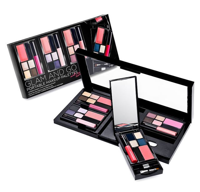 Victoria's Secret Glam And Go Portable Makeup Palettes เซ็ทพาเลทแต่งหน้า 4 เซ็ท 4 โทนสี ที่ให้คุณเลือกใช้ได้หลากหลายไม่ซ้ำ มาพร้อมเคสที่สามารถเลือกหยิบใส่พาเลทโทนสีที่ต้องการพกพาออกไปใช้ได้อย่างสะดวกค่ะ