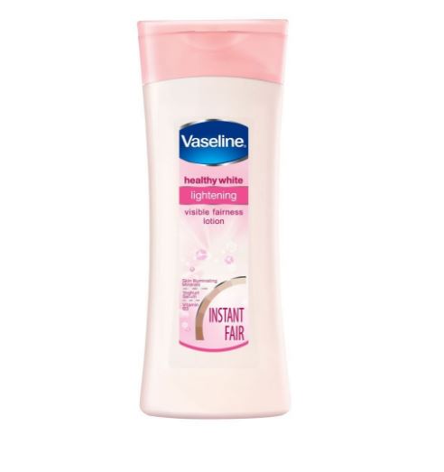 Vaseline Healthy White Lightening Visible Fairness Lotion 725 ml. โลชั่นไซส์พิเศษ นำเข้าจากอเมริกาสูตรเข้มข้นขายดี ที่สาวๆไทยเรียกร้องมากที่สุด ช่วยเปลี่ยนผิวคล้ำเสียให้ขาวกระจ่างใสสะกดทุกสายตา ด้วยส่วนผสมของน้ำแร่ธรรมชาติ เซรั่มโยเกิร์ต และวิต