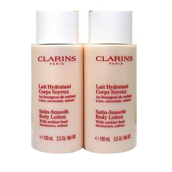 CLARINS Satin Smooth Body Lotion ขนาดทดลอง 100ml. โลชั่นบำรุงผิวกายสูตรเข้มข้น เนื้อซาตินมอบสัมผัสที่เรียบลื่น ซึมซาบไว ไม่เหนียวเหนอะหนะ ช่วยลดและชะลอการเกิดริ้วรอย คืนความยืดหยุ่น ให้ผิวเนียนนุ่ม เปล่งปลั่ง สดใส สุขภาพดี จากส่วนผสมของสารสกัดจา