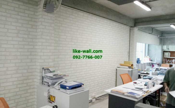 ผลงานจากทางร้าน ติดด้วยวอลเปเปอร์ลายอิฐ สีขาวงาช้าง  ที่บางบอน