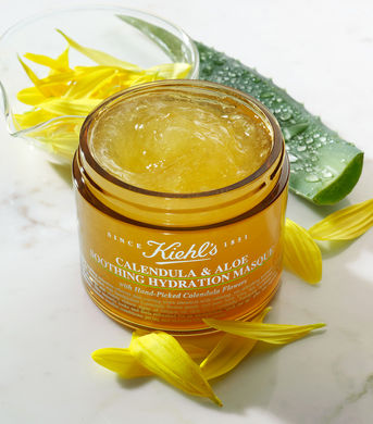 Kiehl's Calendula & Aloe Soothing Hydration Masque 100ml. มาส์กเติมน้ำให้ผิว ชุ่มชื่นเย็นสบาย ด้วยส่วนผสมดอกคาเลนดูลากับว่านหางจระเข้ ช่วยลดการเกิดริ้วรอยในอนาคต เหมาะสำหรับผิวแห้ง ทำให้ผิวผ่อนคลายจากความเหนื่อยล้า ป้องกันการสูญเสียน้