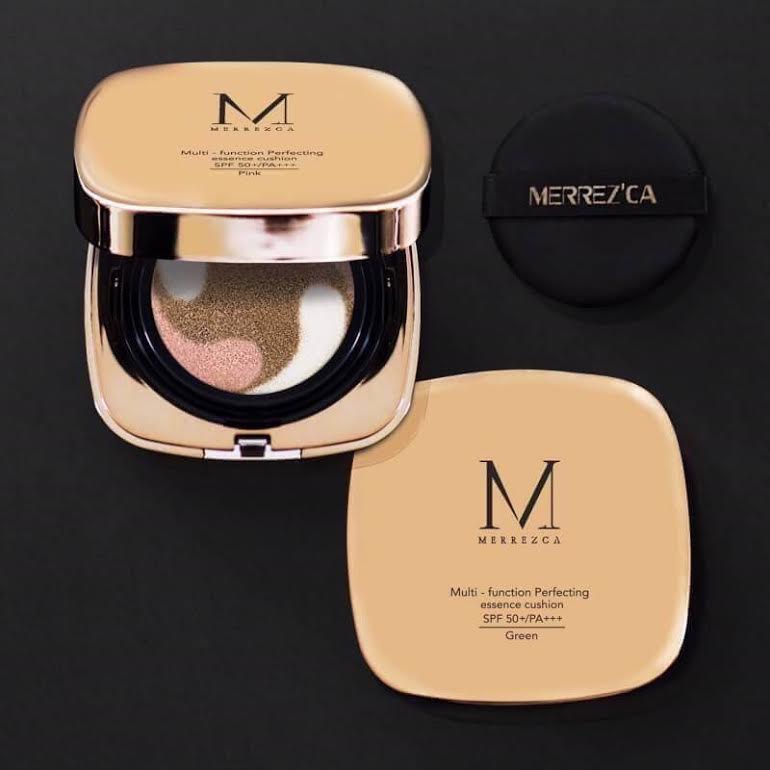 **พร้อมส่ง**Merrezca Muti  Function Perfecting Essence Cushion SPF50+/PA+++ Pink คุชชั่นเมอเรชกาสีชมพู นวัตกรรมใหม่ล่าสุด ที่ไม่ได้เป็นเพียง เมคอัพ แต่ยังสามารถบำรุงได้ไปในตัวขณะใช้เลยละคะ เสริฟพร้อม ทั้งเมคอัพเบส รองพื้น และสารบำรุง เรียกได้ว่า 3 in1 ปกป