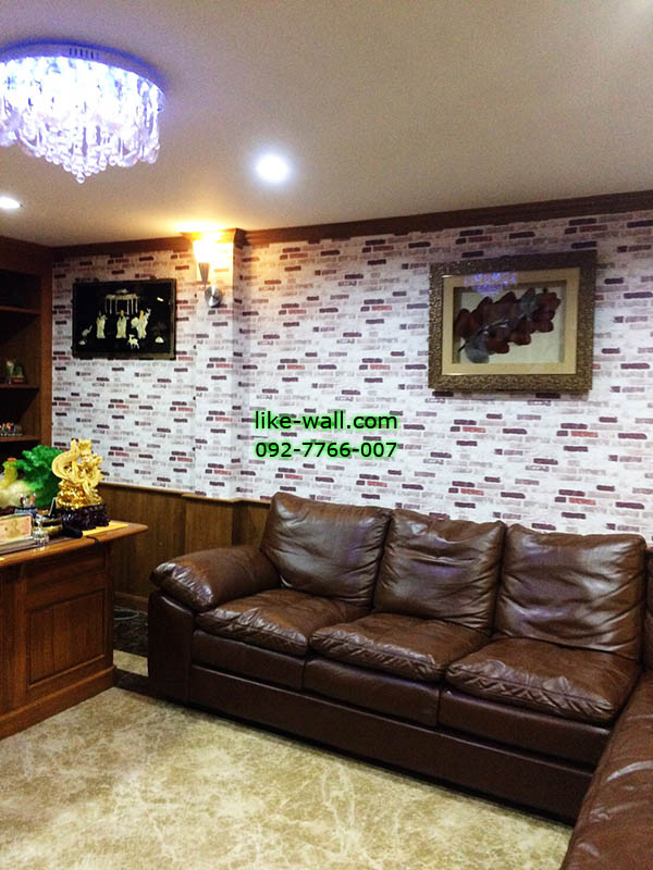 ติดวอลเปเปอร์ ลายอิฐ สีน้ำตาลม่วง ย่านสมุทรปราการ