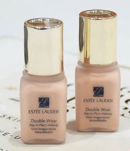 ESTEE LAUDER Double Wear Stay In Place Makeup SPF 10 PA++ ขนาดทดลอง 7 ml. สี 1C1 Cool Bone เหมาะสำหรับผิวขาวอมชมพู แพคเกจขวดแก้วเหมือนไซส์จริง รองพื้นสำหรับคนหน้ามัน เน้นเรื่องการควบคุมความมันและปกปิด เนื้อกึ่งแมท ปกปิดดีมาก ช่วยปรับผิวให้เรีย