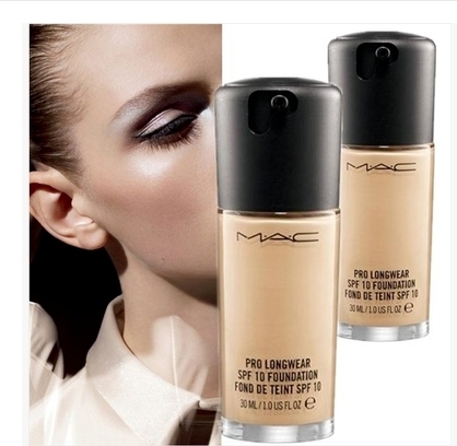 MAC Pro Longwear SPF10 Foundation 30ml. รองพื้นแมคคุมมันติดทนนานถึง 15 ช.ม. และช่วยปกปิดได้ระดับปานกลาง-มาก แก้ไขจุดบกพร่องของผิวหน้าคุณให้ดูเนียนเรียบ ไร้ริ้วรอย เนื้อรองพื้นเกลี่ยง่าย แนบสนิทเป็นเนื้อเดียวกันกับผิวคุณ ปกป้องผิวจากแสงแดดด้วย 