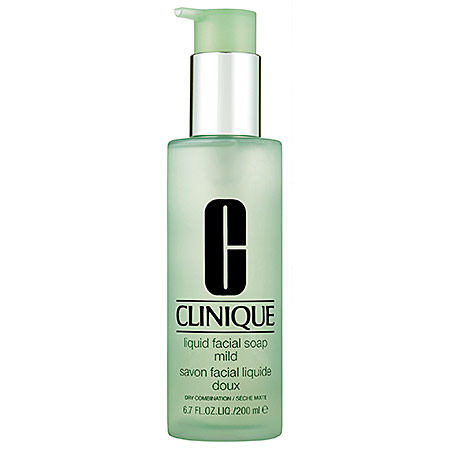 CLINIQUE Liquid Facial Soap Oily Skin Formula 200 ml. เจลล้างหน้าสำหรับผิวผสมและผิวมัน (ผิวประเภทที่ 3และ4) ปลุกผิวให้ตื่น มอบความเย็นสดชื่นจากเมนทอล ที่ช่วยลดการอักเสบของผิว ด้วยอณูฟองนุ่มละเอียด เข้าชะล้างสิ่งสกปรกได้อย่างหมดจด แต่อ่อนโยนต่อ