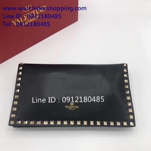 Valentino rock stud clutch Top Hiend ทำจากหนังแท้ งานสวยมาก มาพร้อมสายสะพายโซ่