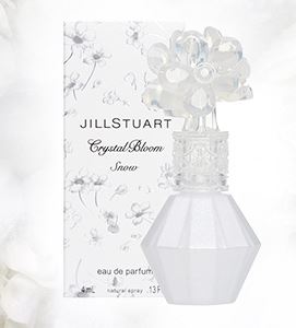 **พร้อมส่ง**Jill Stuart Crystal Bloom Snow Eau de Parfum 4ml. น้ำหอมสำหรับผู้หญิงแนวกลิ่น Floral Fruity หอมหวานฉ่ำเย็น สดชื่น ผ่อนคลาย สดใส ร่าเริง มีชีวิตชีวา สไตล์คุณหนู จากกลิ่นของลูกแพร์ แอปเปิ้ล พลัม แบล็คเคอร์แรนท์ มะกรูด และมะนาว แฝงไปด้วยความอ่อนโ