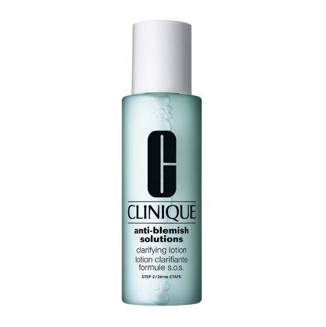 CLINIQUE Anti-Blemish Solutions Clarifying Lotion 200ml. โลชั่นเช็ดทำความสะอาดผิวหน้าสูตรอ่อนโยนสำหรับผิวเป็นสิว ช่วยผลัดเซลล์ผิว ลดความมันส่วนเกิน และขจัดสิ่งสกปรกต่างๆที่ตกค้างบนผิว อันเป็นสาเหตุของการเกิดสิว Clarifying Lotion จากส่วนผสมของแ