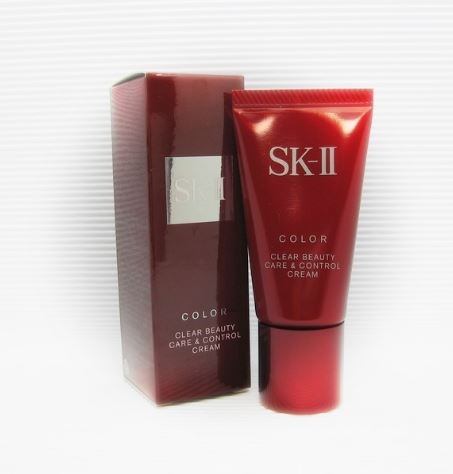 SK-II Color Clear Beauty Care & Control Cream SPF25 / PA+++ 25g. ซีซีครีมใหม่ล่าสุดจากเอสเค-คู ที่มาพร้อมส่วนผสมกันแดด SPF25 PA+++ ปกป้องผิวจาก UVA และ UVB ช่วยปรับโทนสีผิวให้สม่ำเสมอ เรียบเนียนและกระจ่างใสอย่างเป็นธรรมชาติ และช่วยให้เครื่อง