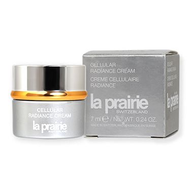 La Prairie Cellular Radiance Cream ขนาดทดลอง 5 ml. ครีมลดเลือนริ้วรอย ช่วยเพิ่มความชุ่มชื่น และ ความยืดหยุ่นให้ผิว เติมเต็มร่องผิว เส้นริ้ว จุดด่างดำ ปรับผิวให้สว่างกระจ่างใส ให้ผิวดูสดใส เปล่งปลั่งอ่อนเยาว์