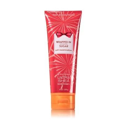 Bath & Body Works Wrapped in Sugar 24 Hour Moisture Ultra Shea Body Cream 226g. ครีมบำรุงผิวสุดเข้มข้น เติมความชุ่มชื่นให้กับผิวที่ต้องการการบำรุงเป็นพิเศษอีกทั้งมีกลิ่นหอมหวานคล้ายกลิ่นขนมหอมๆ มาสเมโล่ หอมนุ่มๆ ของกลิ่นมัคส์ ยิ่งทาลงบนผิว