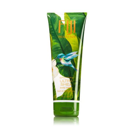 Bath & Body Works Fiji Pineapple Palm 24 Hour Moisture Ultra Shea Body Cream 226g. ครีมบำรุงผิวสุดเข้มข้น มีกลิ่นหอมติดทนนาน ด้วยกลิ่นหอมเปรี้ยวหวานโทนผลไม้ทรอปิคอล กลิ่นพลัมผสมกับสัปปะรดหอมสดชื่นแบบกลิ่นผลไม้