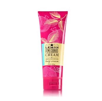 Bath & Body Works Lemon Pomegranate Cream Triple Moisture Body Cream 226g. ครีมบำรุงผิวสุดเข้มข้น อีกทั้งมีกลิ่นหอมติดทนนาน กลิ่นหอมบริสุทธิ์ของกลิ่นผลไม้ หอมสดชื่นด้วยกลิ่นของมะนาว ผลทับทิม และราสเบอร์รี่สีแดงสด เติมแต่งอีกด้วยกลิ่นไม้ป่า